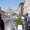 L’omaggio dei fedeli a Francesco, da oggi la salma del Papa sarà a San Pietro
