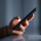 smartphone-cellulare-telefono-in-mano
