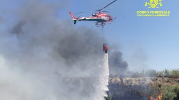incendio elicottero vigili corpo forestale