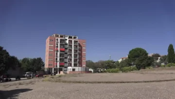 1 (8)