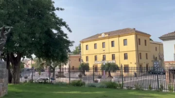 1 (8)