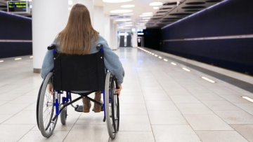disabile sedia rotelle